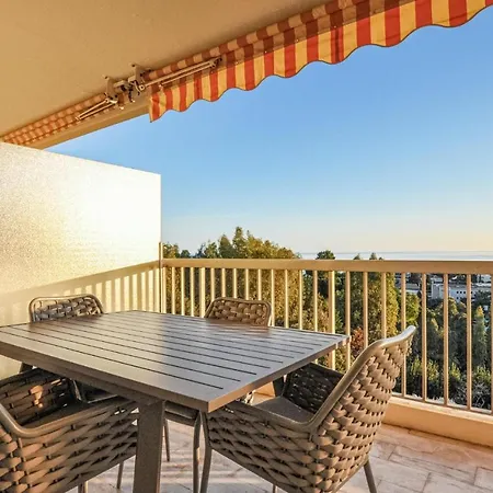 Апартаменты 1 Bedroom Cozy In *
